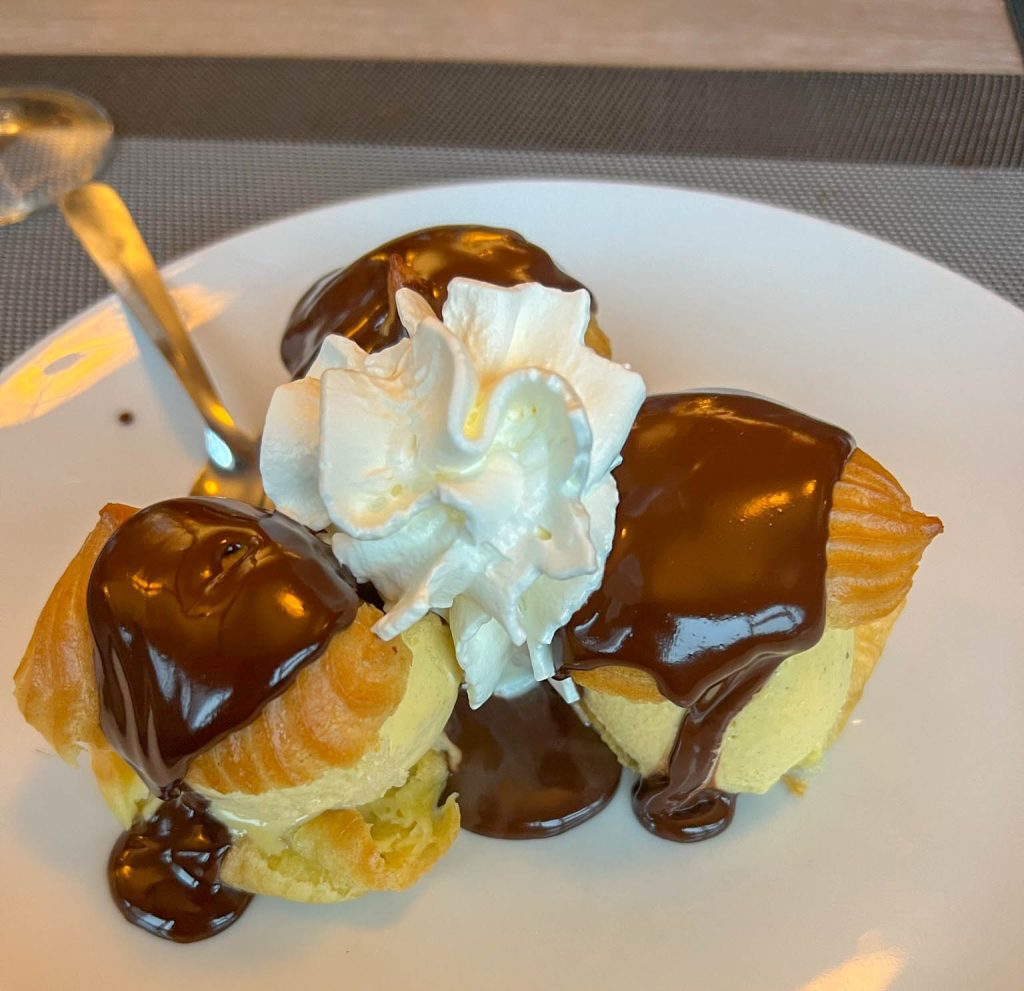 Profiteroles at Le Feu de Braise