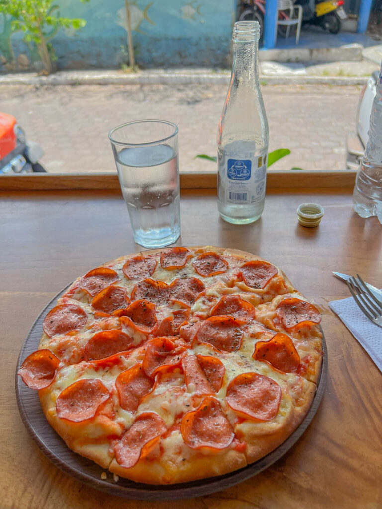 Pizza at the Galapagos Deli