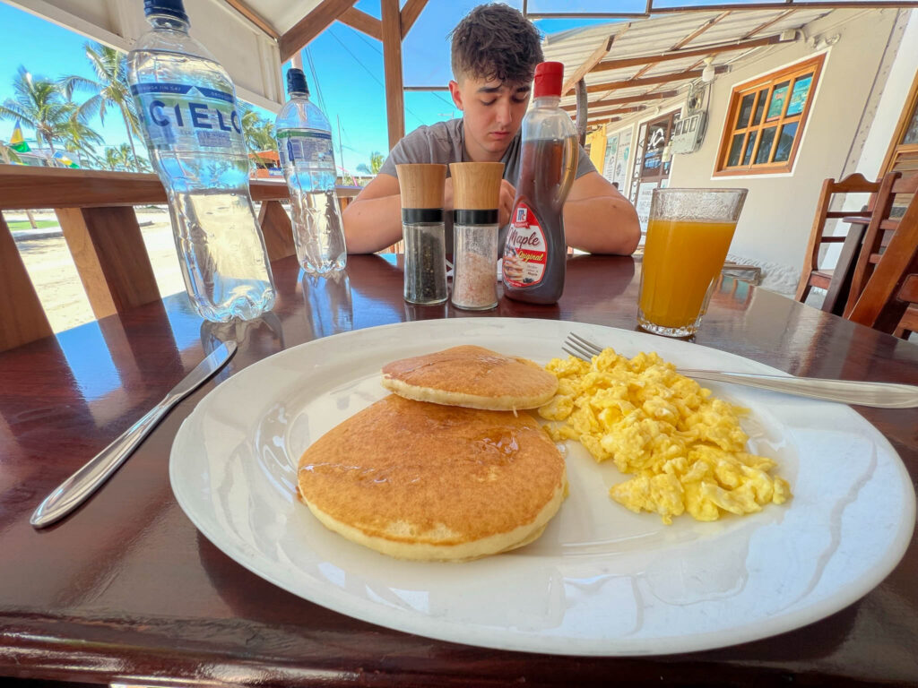 Breakfast at Cafeteria Las Gaviotas