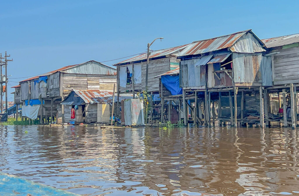 Floating structures of Lower Belén 