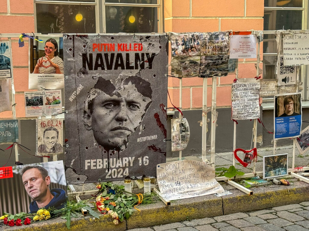 A closer look at some of the sentiments from Estonians, showcasing their not so subtle thoughts about Putin and Navalny.