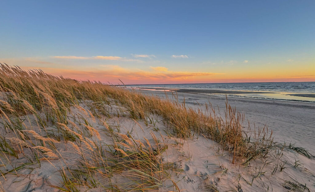 Now that the people moved on, I attempt to capture a nice photo of the Baltic coast of Pärnu.