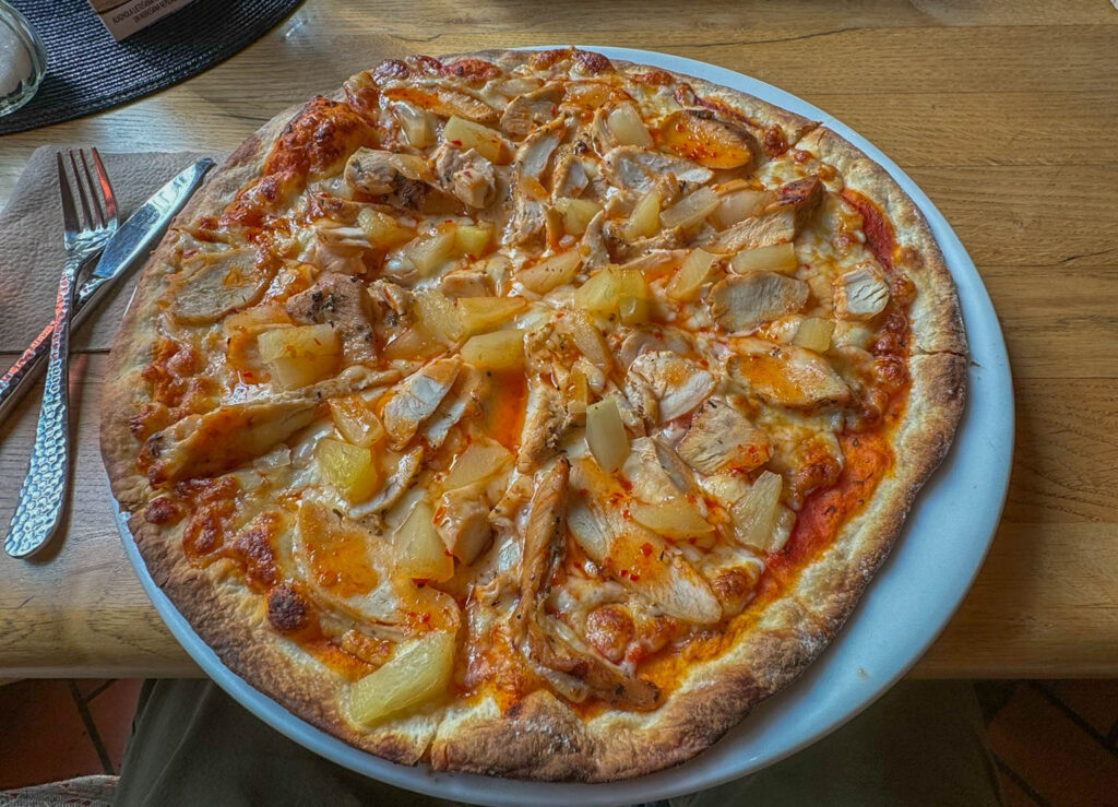 I opted for a Hawaii pizza and it tasted good, although I wasn't excited about the thought of gaining a pound ... but of course I ate it anyway.