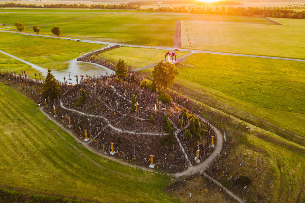 Drone aerial view of Hill of Crosses in Lithuania (A. Aleksandravicius - stock.adobe.com)