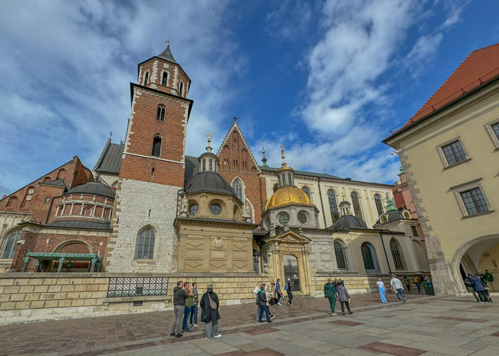 Wawel Cathedral (Katedra Wawelska), one of Poland’s most significant religious and historical landmarks, located on Wawel Hill in Kraków. The cathedral has been the coronation site and burial place of Polish kings, as well as national heroes, bishops, and poets. Its distinctive golden dome belongs to the Sigismund Chapel, often considered a masterpiece of Renaissance architecture in Poland.