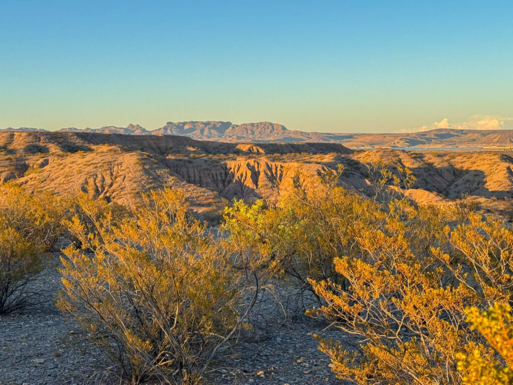 That tiny blue glint on the horizon? Yep, thatās Elephant Butte Lake.