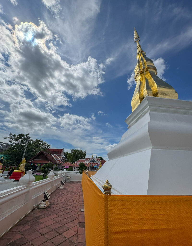 Walking around the base of the chedi.