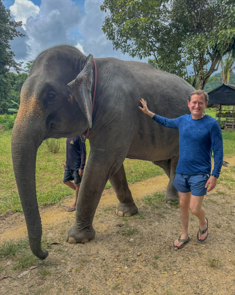 It was a short walk to the mud bath. Wan-Dee set the pace.