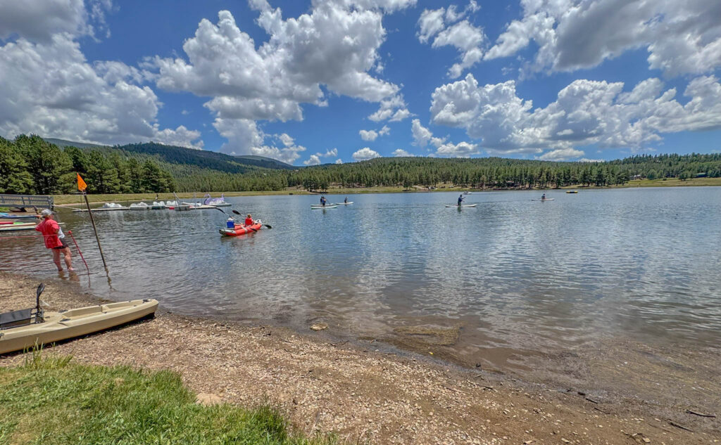 Kayaking and paddleboarding on Monte Verde Lake.